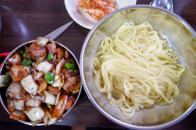 군산 맛집 지린성에서 고추짜장, 짬뽕 시켜먹었음. : 인터파크투어 프리야 여행정보